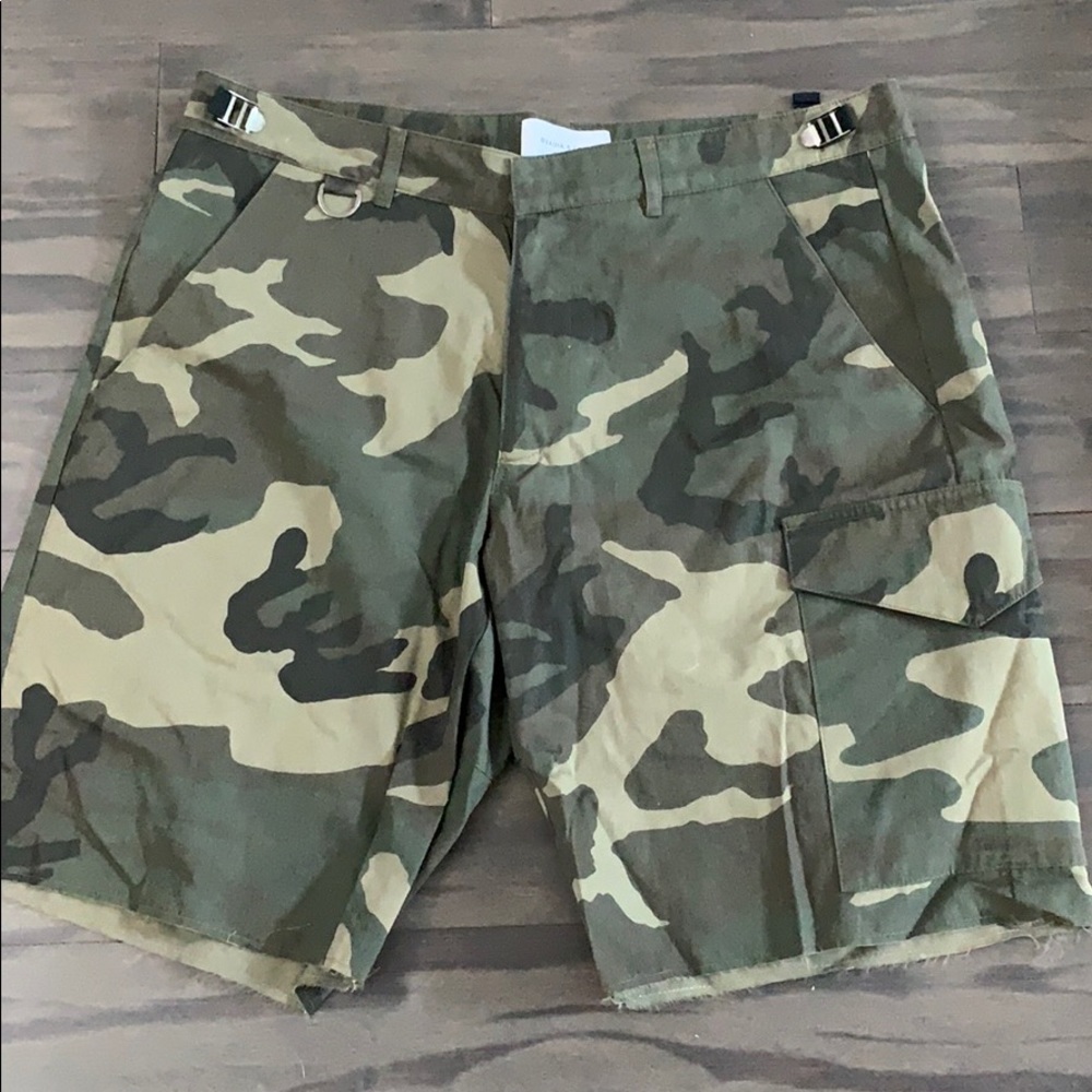Men’s camo shorts